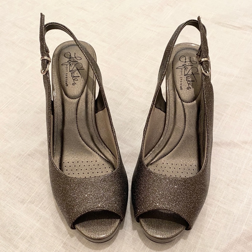 Life Stride Silver Heels